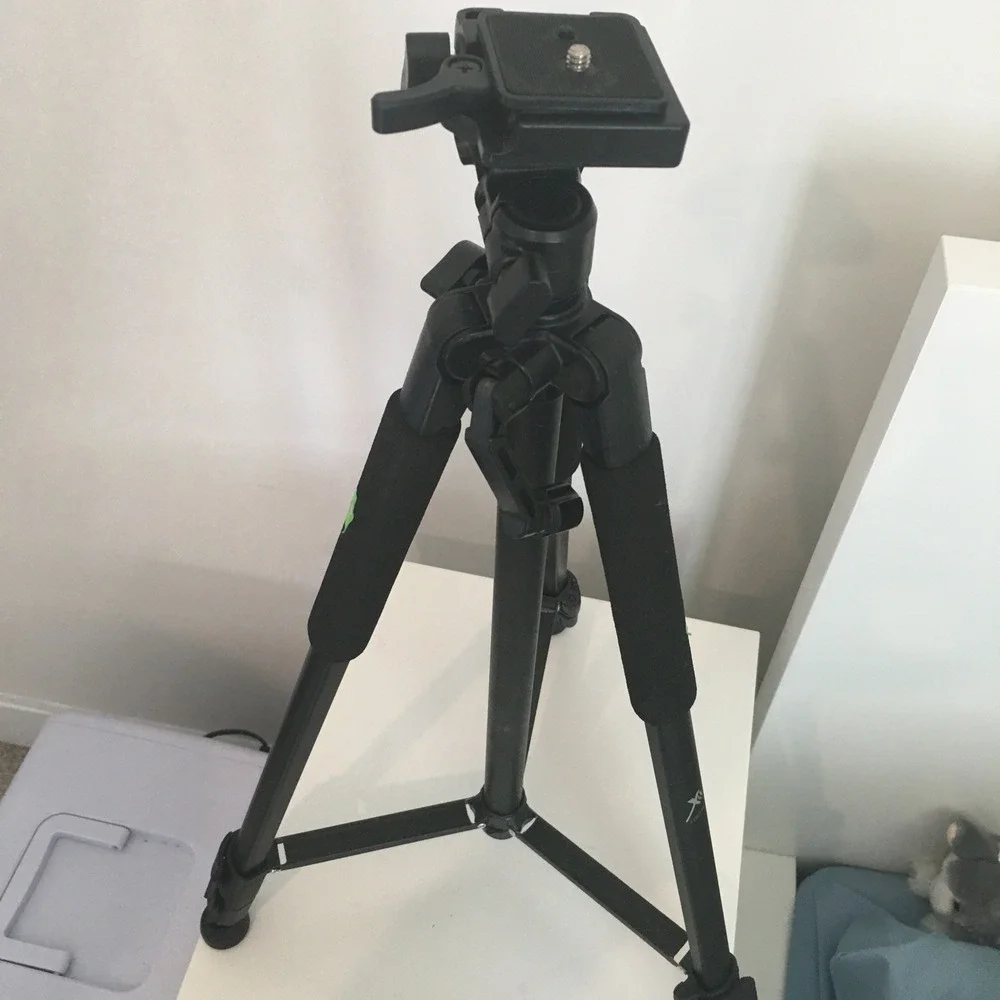 Xit XT60TRB 60-Inch Pro Series Full Size Camera/Video Tripod Missing 1 Screw‎